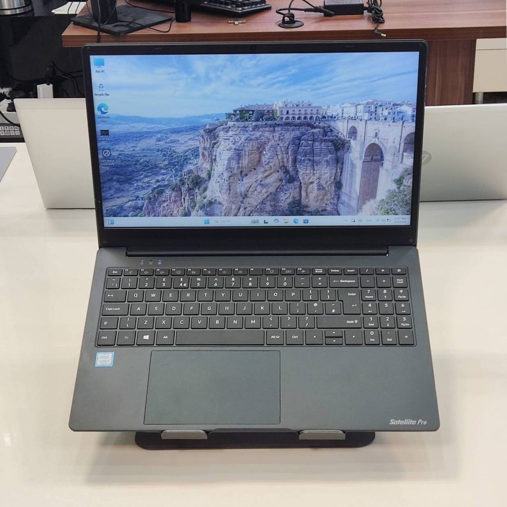 Toshiba Dynabook C50