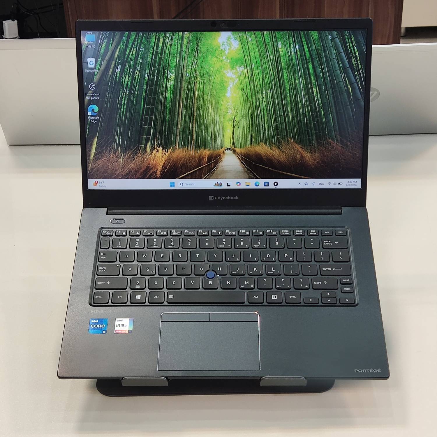 Toshiba dynabook X40-J Toshiba dynabook X40-J