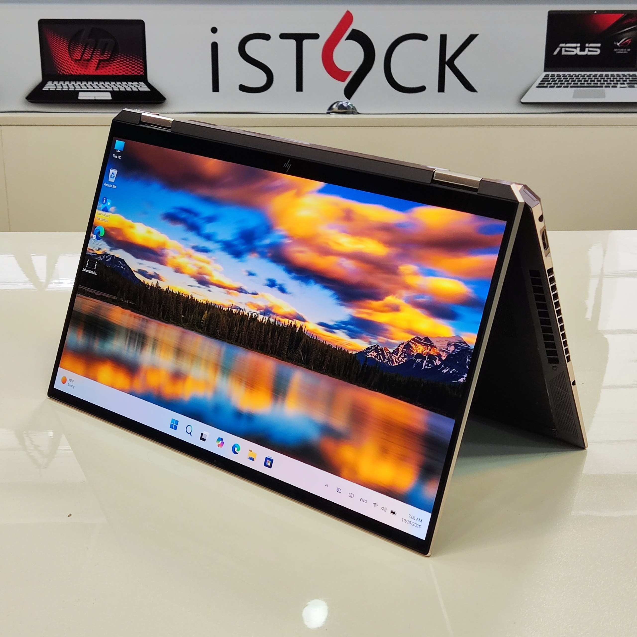core i7 – 1165G7 / Ram 16G DDR4 / SSD 256G / VGA intel /15.6 inch 4K Touch / HP Spectre x360 Convertible
